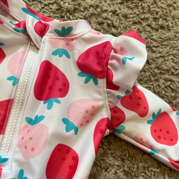Gerber | 0-3 Months | Summer Blossom Rash Guard - Picture 3 of 4